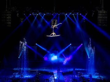 Цирк волшебных водопадов