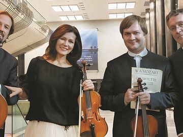 Гости съезжались на дачу