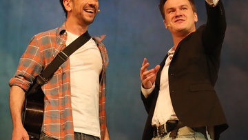 Босоногий мальчик