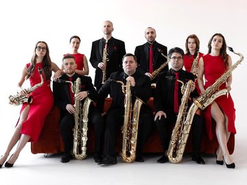 Ансамбль девяти саксофонов Novo