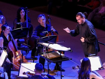 Оркестр La Voce Strumentale.  Дирижёр — Дмитрий Синьковский