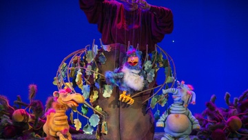 Слонёнок-турист