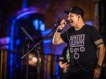 Ляпис Трубецкой против Жуков