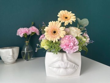 Арт-флористика: сюрреализм из живых цветов!