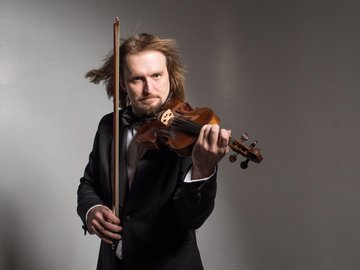 Virtuoso: приношение Паганини в сиянии 1000 свечей