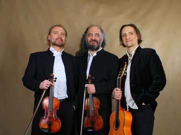 Вновь с нами — трио «Лойко»!