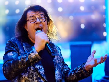 Игорь Корнелюк