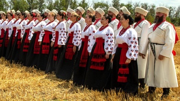 Кубанский казачий хор. Мы сыны Кубани славни, древнерусськи козакы