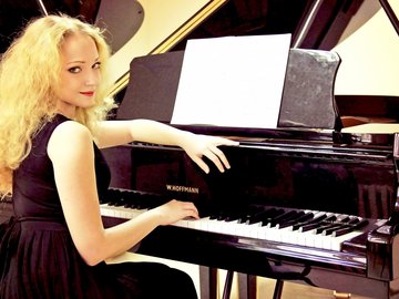 Салон с историей: Нувеллистъ № 8. Докъ: царский и советский паспорт, документы 19 века