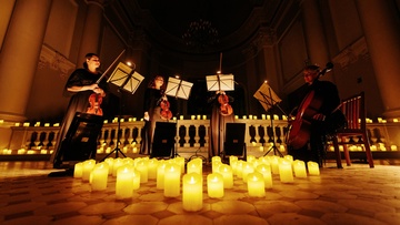 Золотая классика при свечах