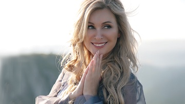 Вика Цыганова