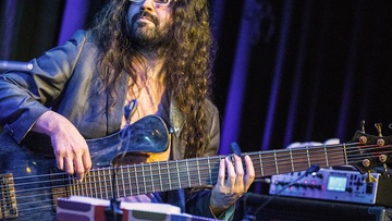 Кристиан Галвес и его трио