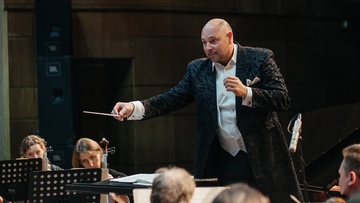 Легко на сердце от песни весёлой