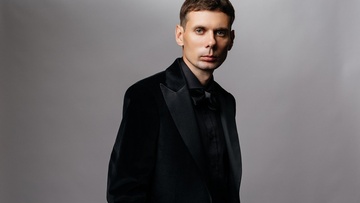 Максим Апрель