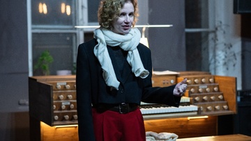 Орган и саксофон при свечах в соборе