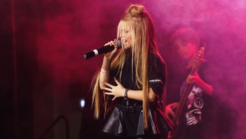 Адель Star и Нейросеть Group