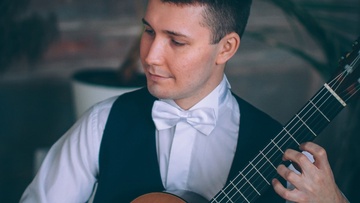 Новый год в испанском стиле. Гитара при свечах