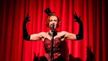 Бурлеск кабаре Madam Boom