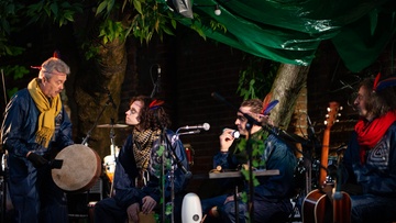 Живая музыка и свет