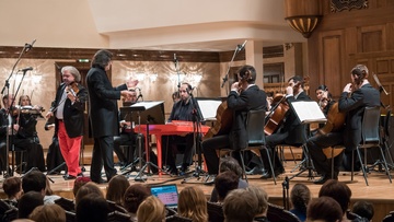 Проникнет в душу трепетный гобой…