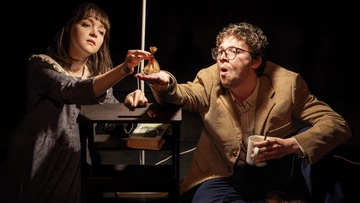 Красное яблоко