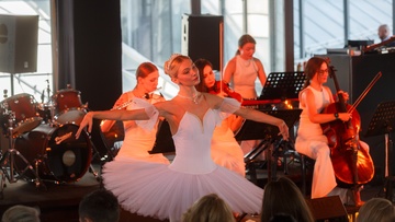 Christmas Classics: Рождественская музыка и балет при свечах