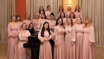 Поют солисты хора Минина