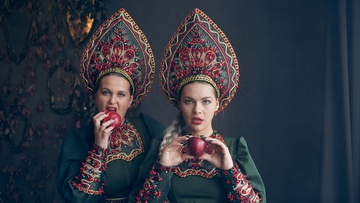 Версия народная