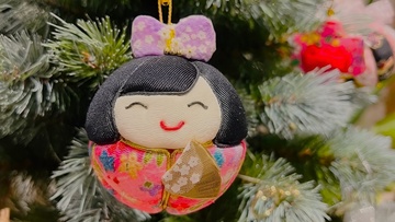 Юрико Камимура. Девочка в кимоно, игрушка камекоми