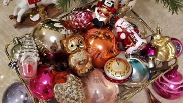 Время новогодних игрушек