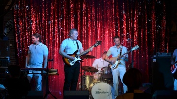 The Silvertonez / Everybody But Us