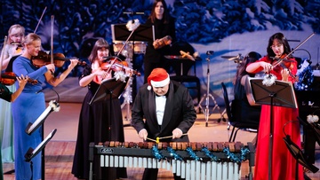 Новогодний бал. Артисты Красноярского академического симфонического оркестра