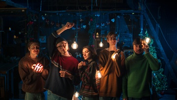 На заре под ёлкой. Hehehe, T.Gosha, OITZMANN и другие