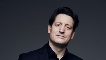 Новый год с Карлосом Д’Онофрио: голос, рояль и игристое