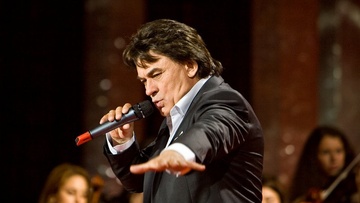 Александр Серов