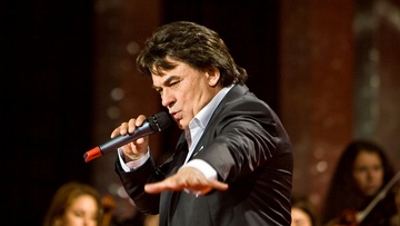 Александр Серов