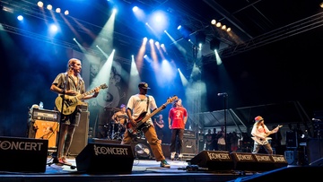 Footstep, Boss Trick, Линия бикини, Магнолия