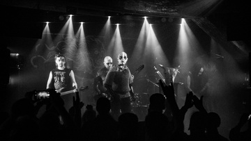 Majestat, Плаха, Doden Grotte