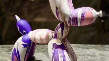 Роспись собачки Ballon Dog с видом на Неву и Аврору