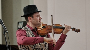 Зимний вечер при свечах