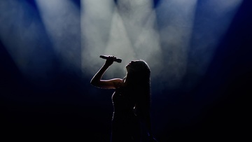 Поющие в терновнике