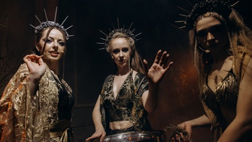 Девичьи нити