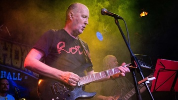 Андрей Маевский. Хиты на струнах