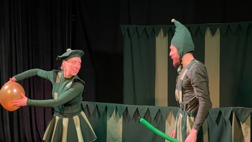 Летят по небу шарики