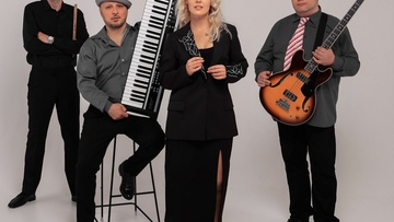 Retro Romantic Jazz на крыше Невского — хиты ХХ века