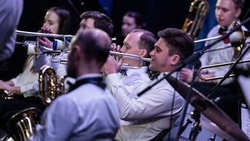 8 марта с оркестром Петра Востокова