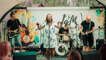 Не отрекаются любя