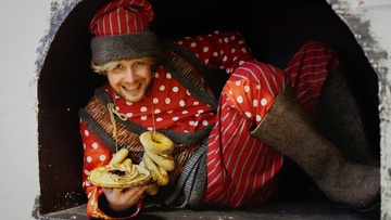 Широкая масленица: солнце, блины и матрёшка