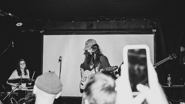 Дедовский свитер, Гюнтер, Goodnight Kisses