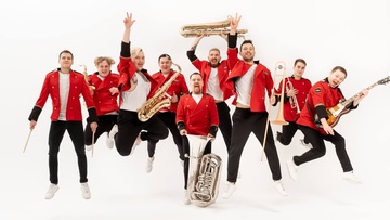 Танцевально-музыкальное шоу с Just Brass